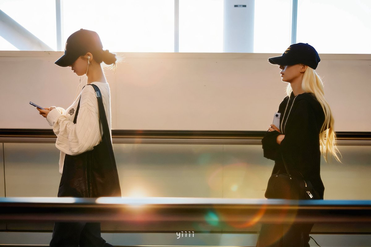 yiiii_0101's tweet photo. 260912 YYZ

#KARINA #카리나
#WINTER #윈터
#aespa #에스파 https://t.co/HxgImuikqe