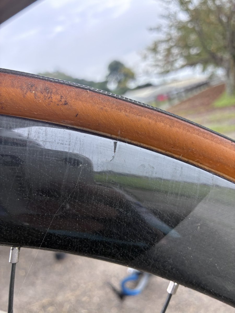 volkl25's tweet photo. 壊してしまったかも、roval
これからショップで診てもらう😔 https://t.co/1AILbnKwO5