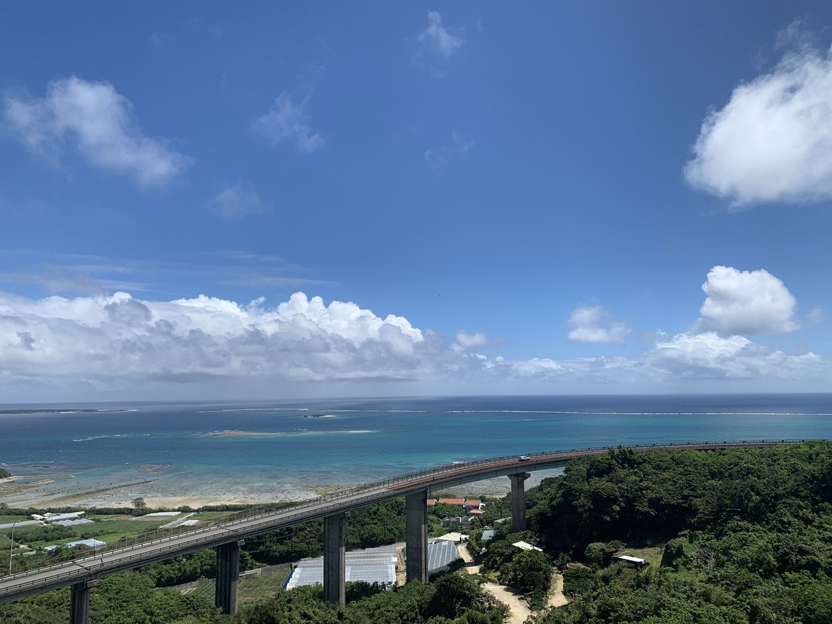 lolizard's tweet photo. ニライカナイ橋からの眺望
まーじ綺麗 https://t.co/0DoxaYRxna