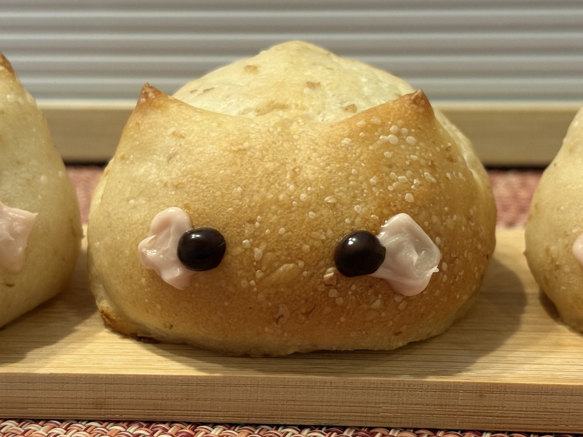 guri_____n's tweet photo. 本日の遅めの朝ごパン🥖

月灯りの日々がもうすぐなので、うさぎパンを作りました(՞ ܸ. .ܸ՞)"🥐 https://t.co/auREOhRbbP
