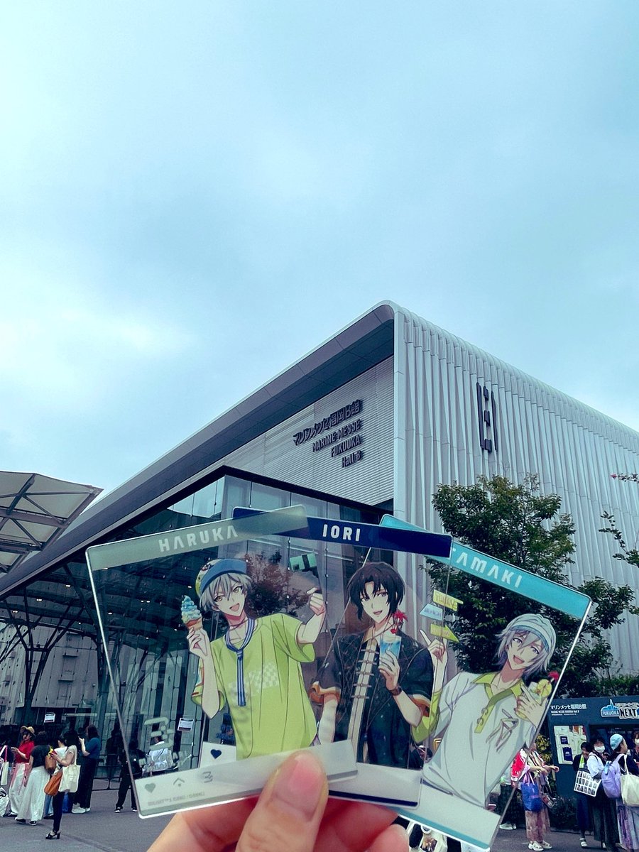 W_17i's tweet photo. 会場到着💙 https://t.co/2ZQBWOGXa8