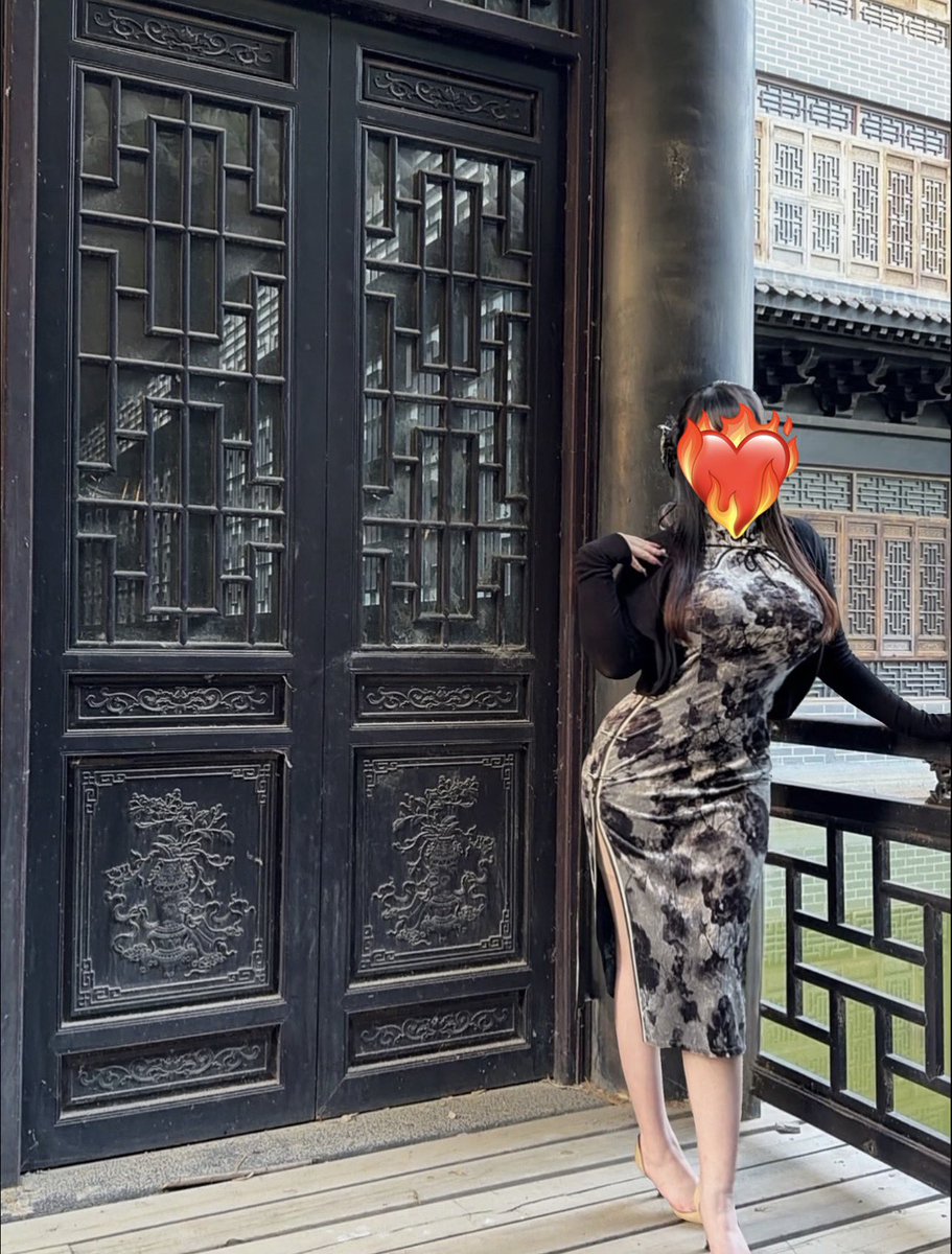 fq189208's tweet photo. 我夹道相迎，你猛力推进，我涌泉相报，你挥汗如雨 https://t.co/83KD1iXpxm