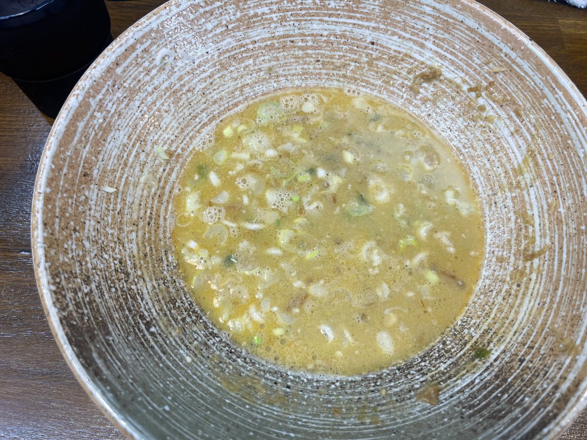 FATNao1's tweet photo. 覆麺神田＠高坂
黒毛和牛骨、名古屋コーチン出汁🍜正油&amp; あん肝まぜそば‼️
久しぶりの訪麺❗️
神田さんのデフォが食べたくて発券機の前に…
限定蟹ジュレ&amp;あん肝まぜそばが売り切れてないだと〜
こりゃ〜3杯か⁉️
いや2杯で我慢したよ😅
デフォは完璧な旨さ💯😍
限定も完璧な旨さ💯😍
ご馳走様でした😋 https://t.co/yzaJPCvfZh