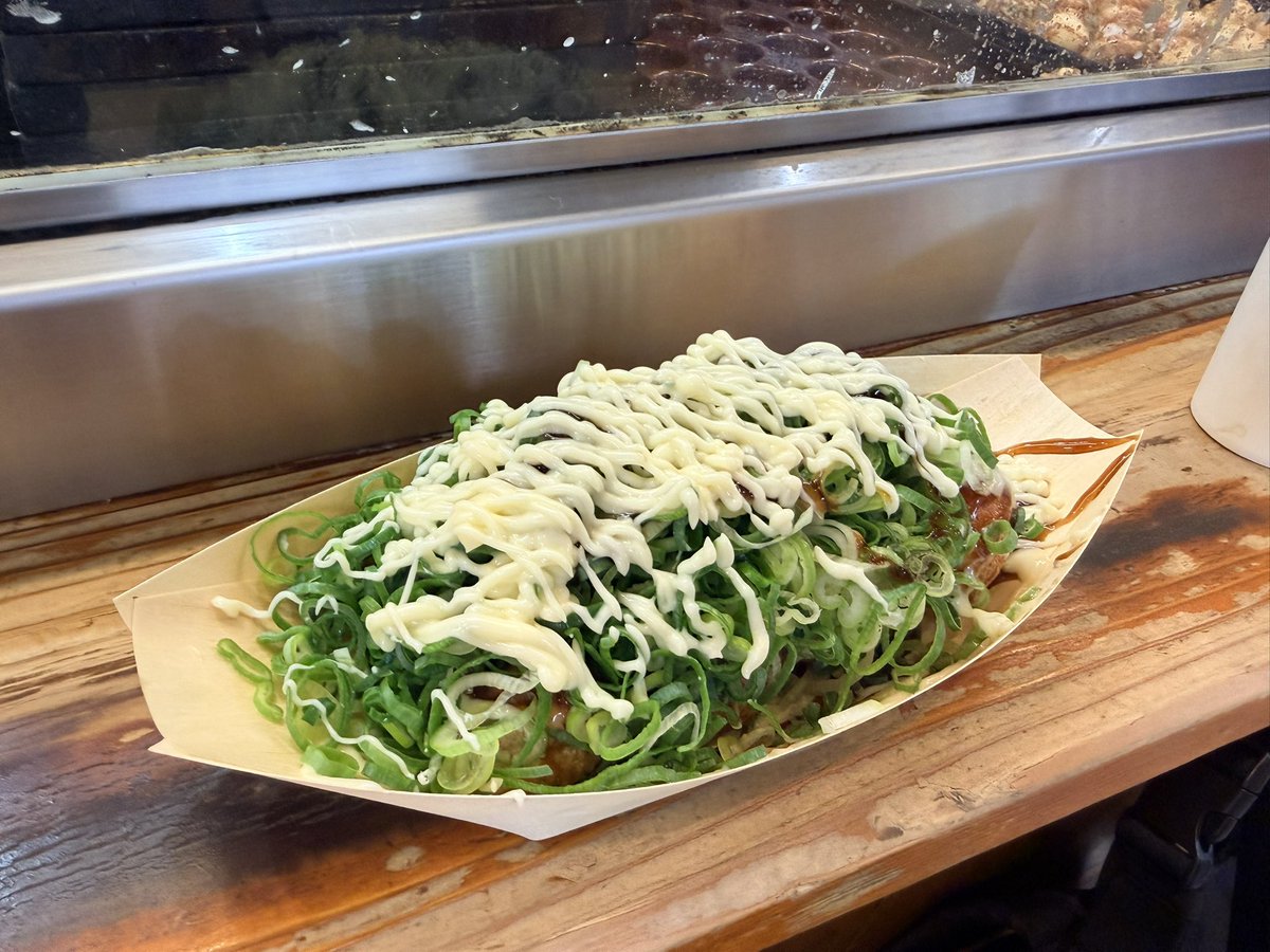 D_erinappg's tweet photo. 3日目は大阪観光してきた✨
（ほぼ買い物）

ポケセンにも行けたし食べたかったものもたくさん食べた🙌

大阪は別界隈の遠征で行ったりしてたけど
やっぱり同じようなとこしか行けてない😂

カールは自分用にたくさん買って郵送した😚 https://t.co/VLfhmh3lSg
