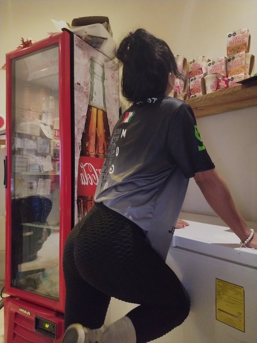 AngyK1999's tweet photo. Ponme en 4 y dame bien duro como la puta qué soy amor 🥵🥹 den RT https://t.co/NB6Apq901L