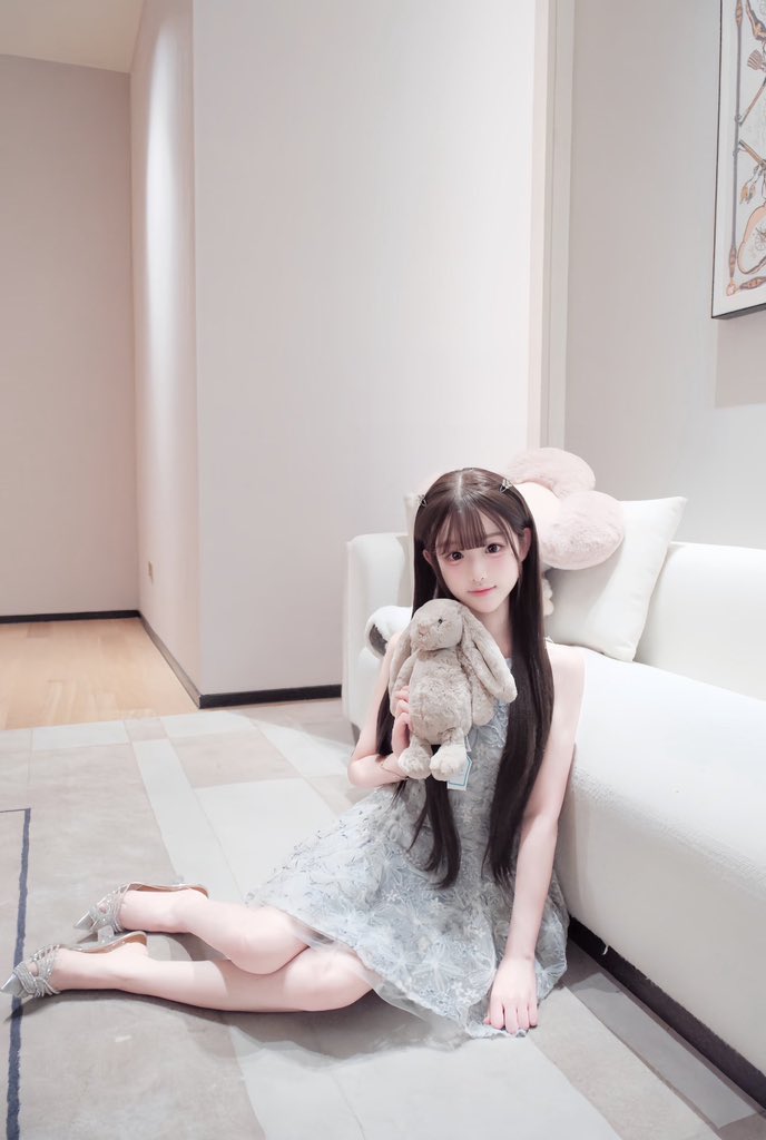 kelly24ix6's tweet photo. 这个点有真人吗？今日份OOTD  

开脱！！上供！！  

真的给b看，反正不要🚪 https://t.co/W39eFLdRxh