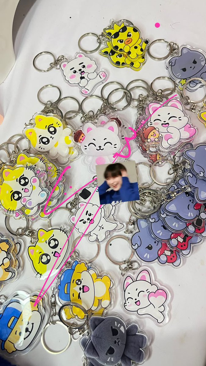 bluewiings's tweet photo. #ensell 
PRE-ORDER KEYCHAIN ENCHIN! 

Periode PO :
📅 13-20 September 2026
💰 18k/pcs
💬 Order only via WA!

🎁 LUCKY BUYER EVENT! 
- Tidak ada minimal order!
- Order berapapun bisa berkesempatan menjadi 1 Lucky Buyer dan mendapatkan 1 Album ENHYPEN – The Sin: Bliss Weverse Ver. https://t.co/IxPKD472Oy
