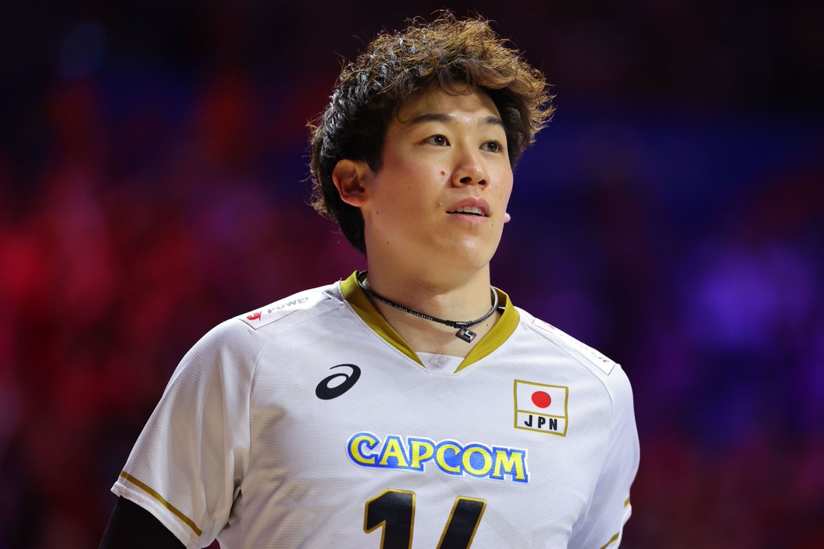THEDIGESTweb's tweet photo. 🏐＃バレーボール🏐

「これはさすがに韓国に同情する」“#石川祐希 の0.5ミリ” 日韓戦での超際どい判定にネット騒然「自動判定じゃないと無理」

https://t.co/Jh2pdsvWek https://t.co/Juao24h3Dz