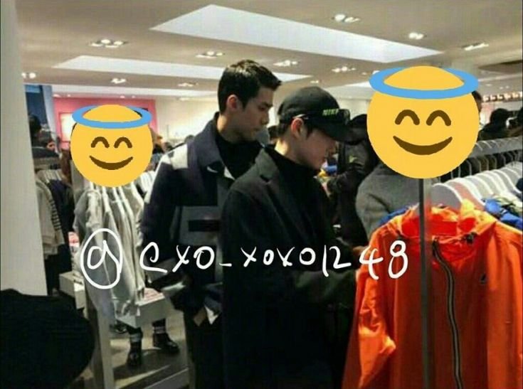 myeolysh's tweet photo. "It was special" (with Junmyeon in frame)

Junmyeon purposely joined Sehun to Paris bc Sehun couldn't join him on a previous trip to Switzerland so they planned the Paris trip together instead. Junmy accompanied sehun to his photoshoot too. 🧡💙
#SEHO Paris date https://t.co/g5wvsNLko8