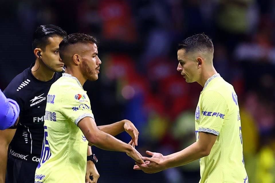 ElJefeAguila's tweet photo. Hoy es uno de esos partidos en los que te hace extrañar tener este mediocampo… https://t.co/sEH26kOsIj