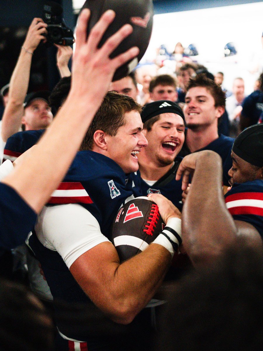 FAUFootball's tweet photo. THAT’S A DUB RIGHT THERE😎

#WIP🏝️ https://t.co/nUCxsCLGoX