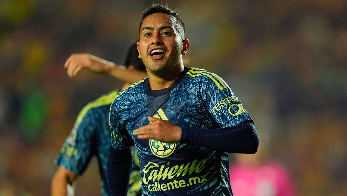 7ctcsCA_'s tweet photo. Imaginate ser tan pero tan puto malo que hasta tu propio equipo te quite la pelota cuando estas solo, eres una tremenda puta basura, Erick Sanchez. Te odio. https://t.co/JJV3CpGcV8