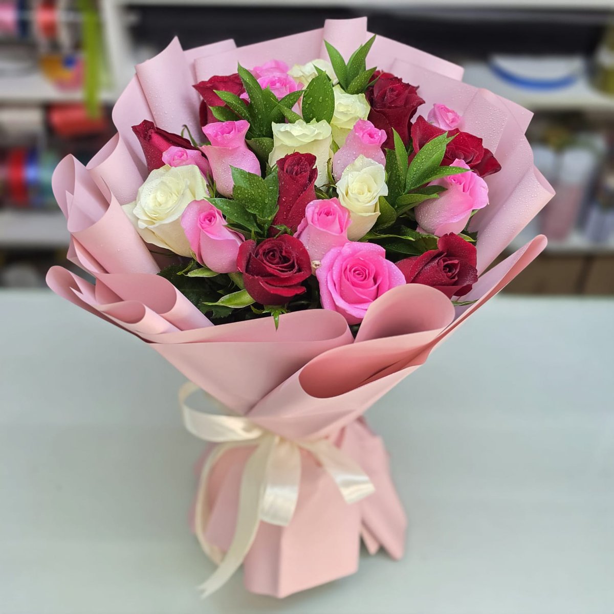 FranciscaPzy's tweet photo. 🌸 WE ARE NEAR YOU! 🌸
Looking for fresh flowers in Sharjah? 💐
We’re here near you for both PICKUP &amp; DELIVERY! 🚗🌷
✨ Fresh Flower Bouquets
🎁 Gifts &amp; Flower Combos
🌹 Roses &amp; Premium Arrangements
📍 Easy Pickup
🚚 Same-Day Flower Delivery https://t.co/Wm5VR8smHx