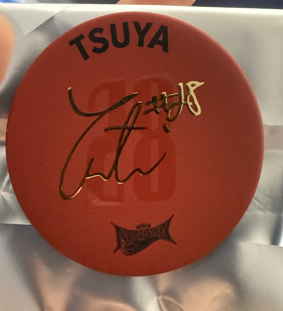 RIKSuN2545's tweet photo. 三遠ネオフェニックス　
箔押し缶バッチ　交換

本日9/13に現地で交換していただける方いらっしゃいましたらご連絡お待ちしております😊

【譲】　#28 津屋選手
【求】　#20 根本選手 https://t.co/yipmLVF1HF