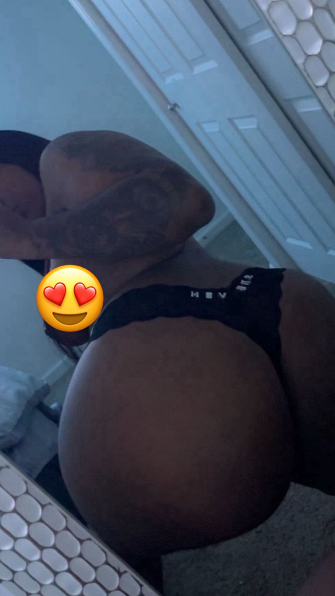 _lashaaay_'s tweet photo. #REPOST 😍😍😍😍👄👅 

#stllouis #stl https://t.co/KK7AZJZjlX