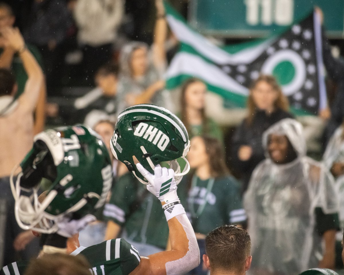 ohiou's tweet photo. 14-straight wins on The Frank 💪

@OhioFootball extended the nation's second-longest home winning streak with a 29-27 thrilling victory over Jax State in 4OT! 🏈

#OUohyeah https://t.co/rqPmmqWQqQ