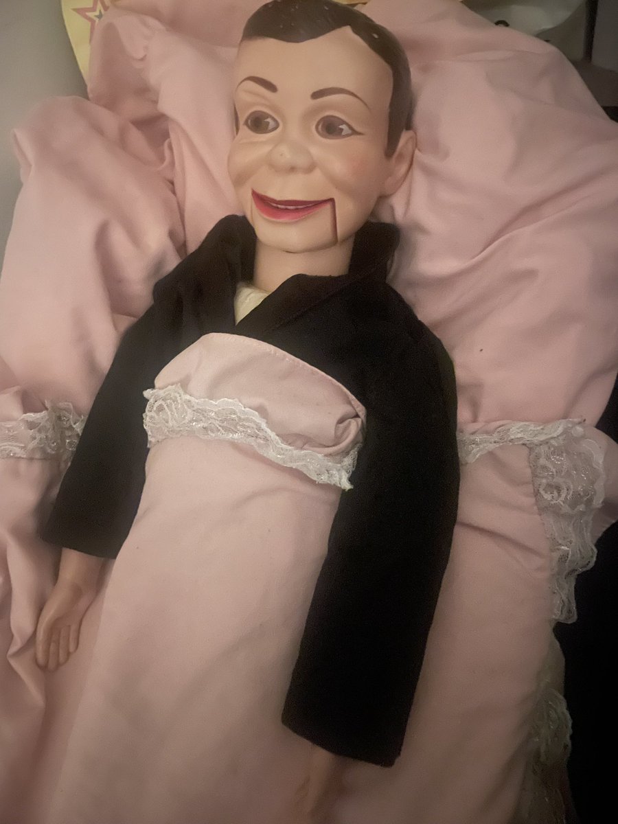 pawuwaf's tweet photo. i got emotional over the gentleman being set on fire so i made him a bed and tucked him in https://t.co/CkB4NiLrz6