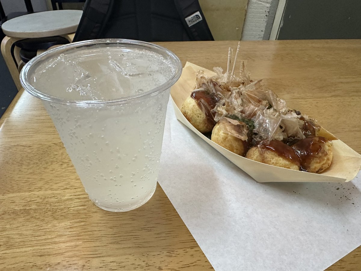 katayabya's tweet photo. たこ焼きとレモンハイ https://t.co/eJswcHVDQP