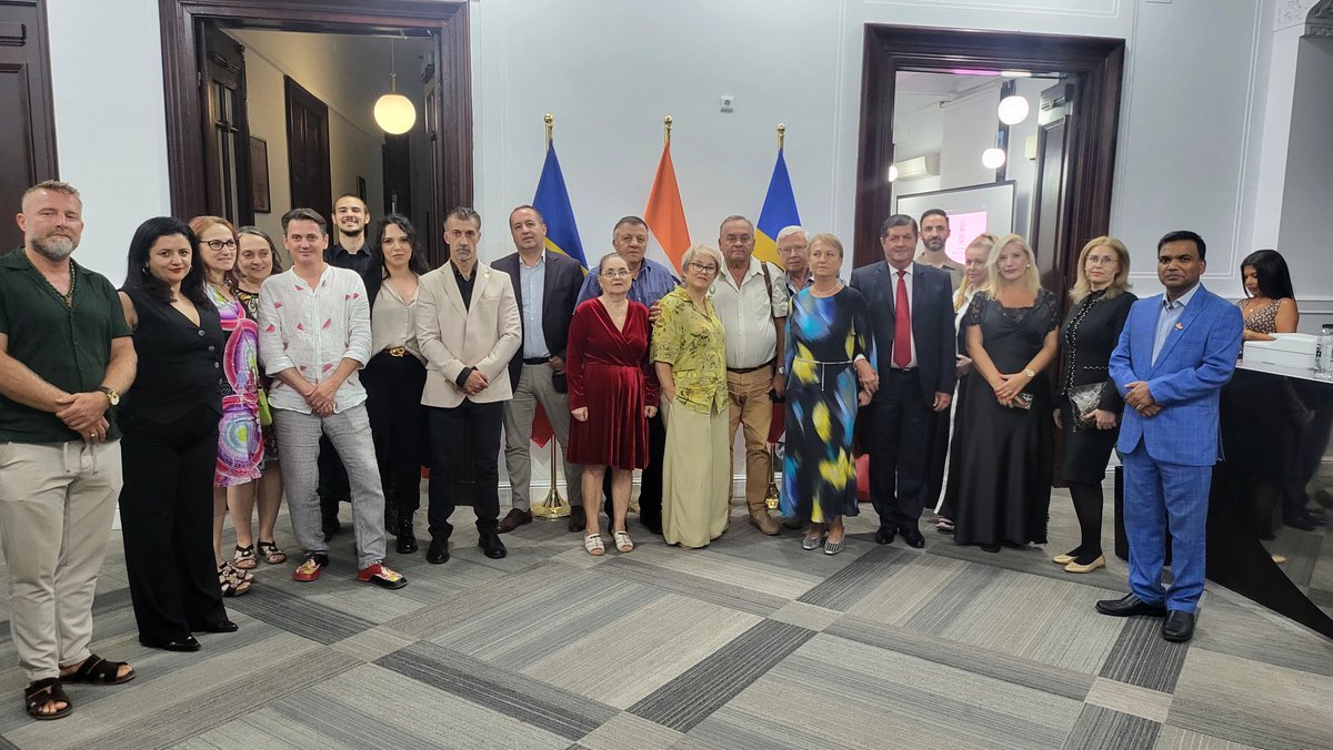 eoiromania's tweet photo. 🇮🇳🇷🇴 Strengthening India–Romania economic partnership!

@eoiromania in collaboration with @ICIBIndia hosted a Hybrid B2B on Leather & Footwear, bringing together leading Indian companies and Romanian business representatives. Amb. @manojifs highlighted the importance of enhancing business-to-business engagement and exploring new avenues of trade and partnership between India and Romania.

#IndiaRomania #Trade #Leather #Footwear #B2B