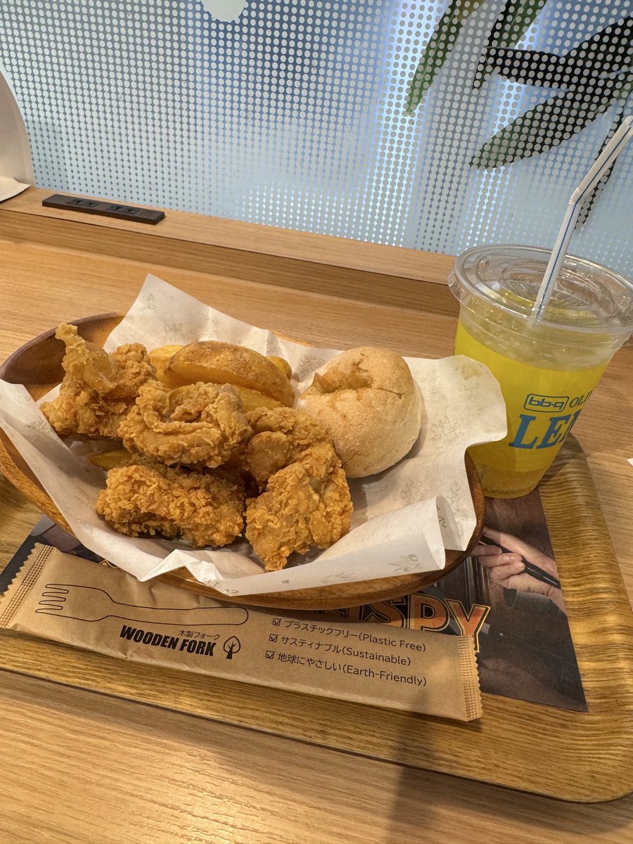 hiro_waga's tweet photo. breaking badのポップアップもう整理券もはけてるらしいのでジェネリックlos pollos食べるなど。明日のオンライン販売も混むのかな https://t.co/eeLAJnBMWG