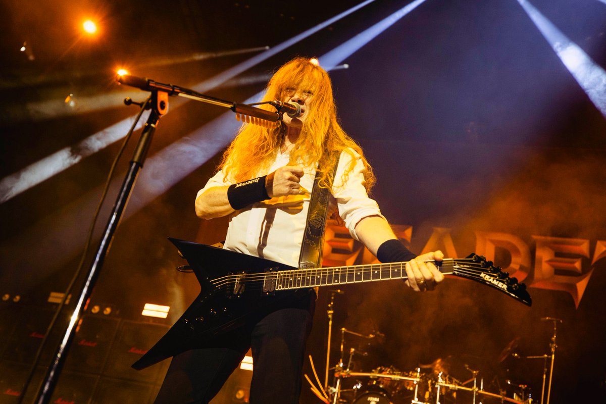 UDO_ArtistsINC's tweet photo. 今日9月13日は"大佐" #デイヴ・ムステイン 65才の誕生日🤘⚡️

自身の病など数々の壁を乗り越え #Megadeth を揺るぎなきヘヴィ・メタル界の頂点まで築き上げた創設者/フロントマン。

誇り高き「幕引き」と称した最後にして最高のアルバムを携え迎える来日ツアーで、最狂の勇姿をしかと見届けよ🔥 https://t.co/cq17YXNr8X