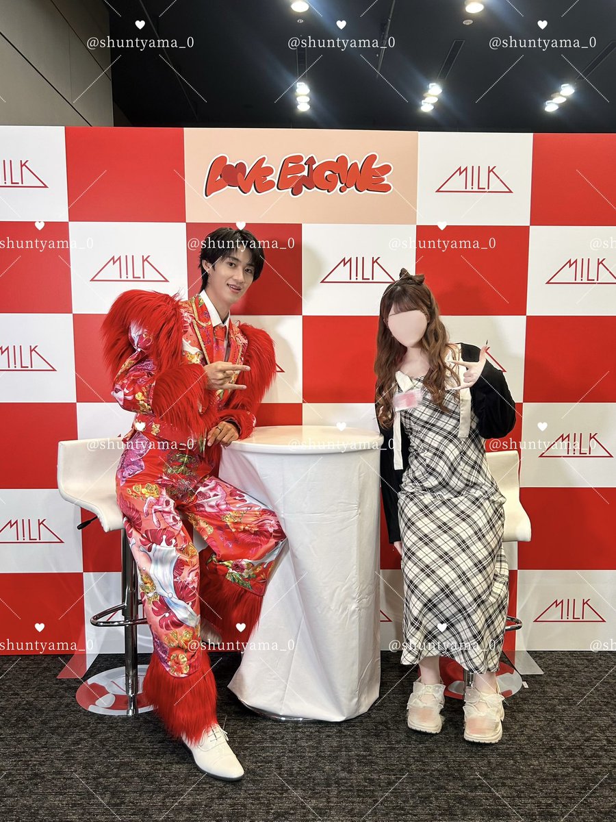 shuntyama_0's tweet photo. M!LK 「LOVE ENG!NE」 2SHOT撮影会❤️✨

頭のリボンに気づいてくれて涙ｉωｉ♥
早朝からヘアメ行った甲斐があった😭

 #MILK  #ラブエンジン  #曽野舜太 https://t.co/VZe9t5slN1