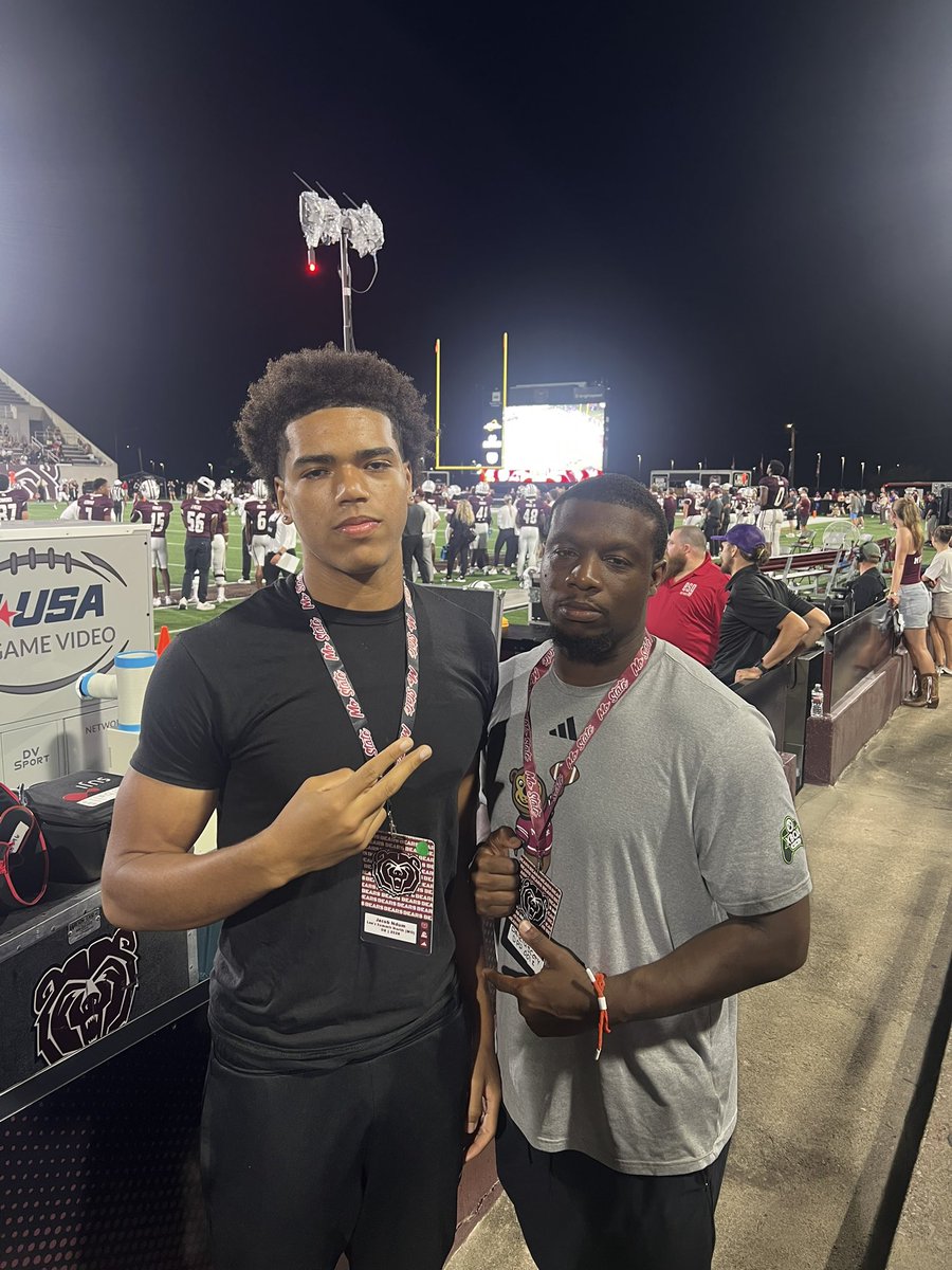 jacob_ndum's tweet photo. Thank you @MoStateFootball for having me at the first home game of the season! Congrats on the win 🙌@JaySaff85 @TheCoachCoty @brettkulka @CoachCaseyWoods https://t.co/VyzNtcbBwA