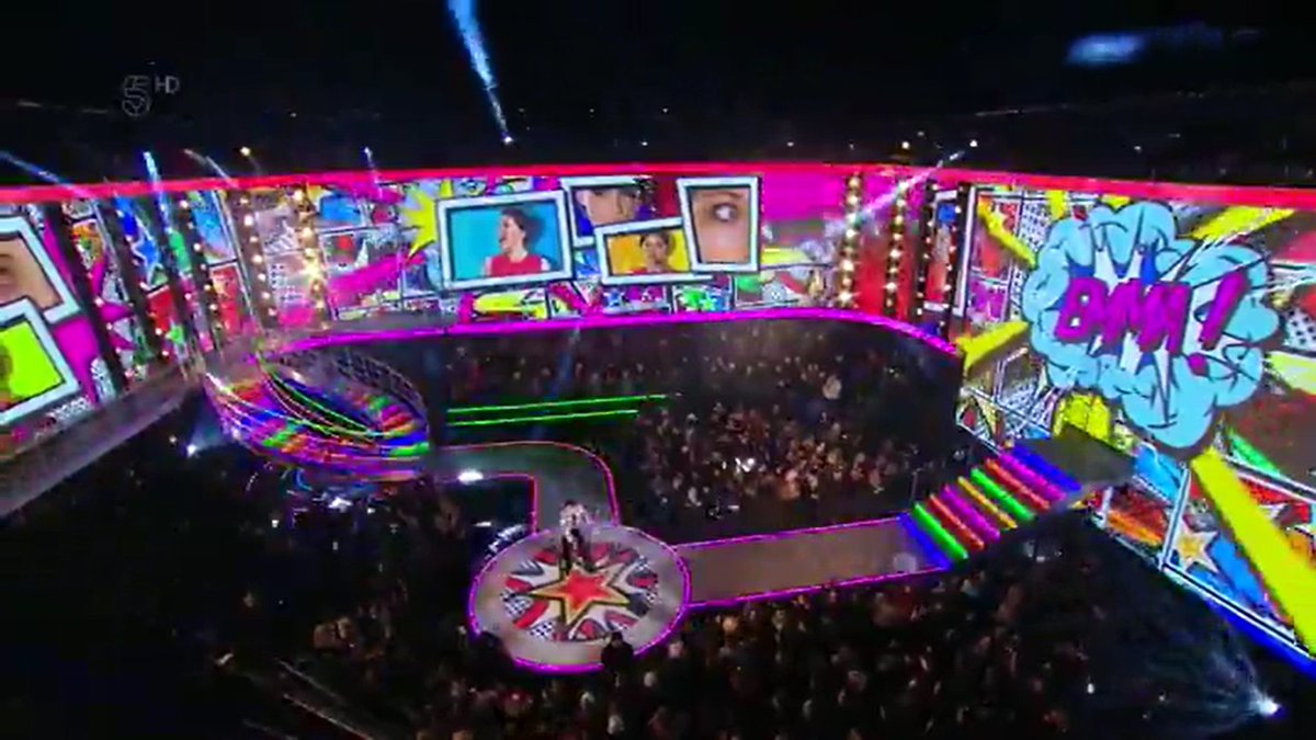 vodimtenigranku's tweet photo. The 2016/2017/2018 set was so pretty and versatile, the ITV one is not even close. #BBUK https://t.co/R0p1OA4Llg