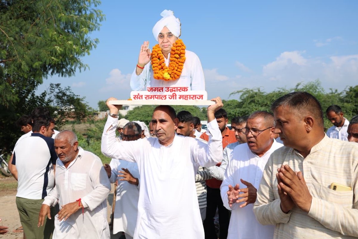 SaintRampalJiM's tweet photo. गाँव सांघी, रोहतक (हरियाणा) में संत रामपाल जी महाराज ने दिये 2200 ft पाइप व 2 मोटर https://t.co/2QLYwn2Tn7