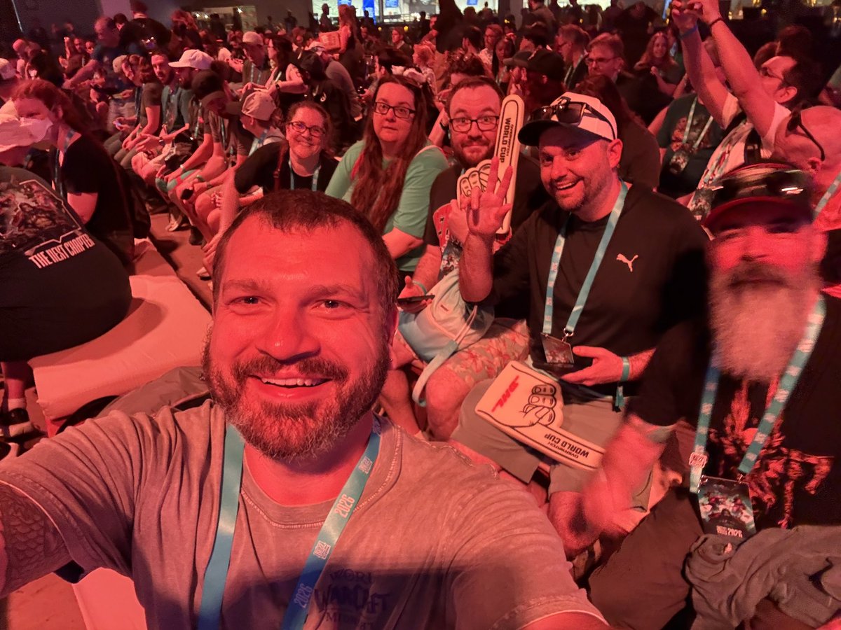bluesparks's tweet photo. Blizzcon Day 1 #blizzcon https://t.co/3H8ssMjIkw