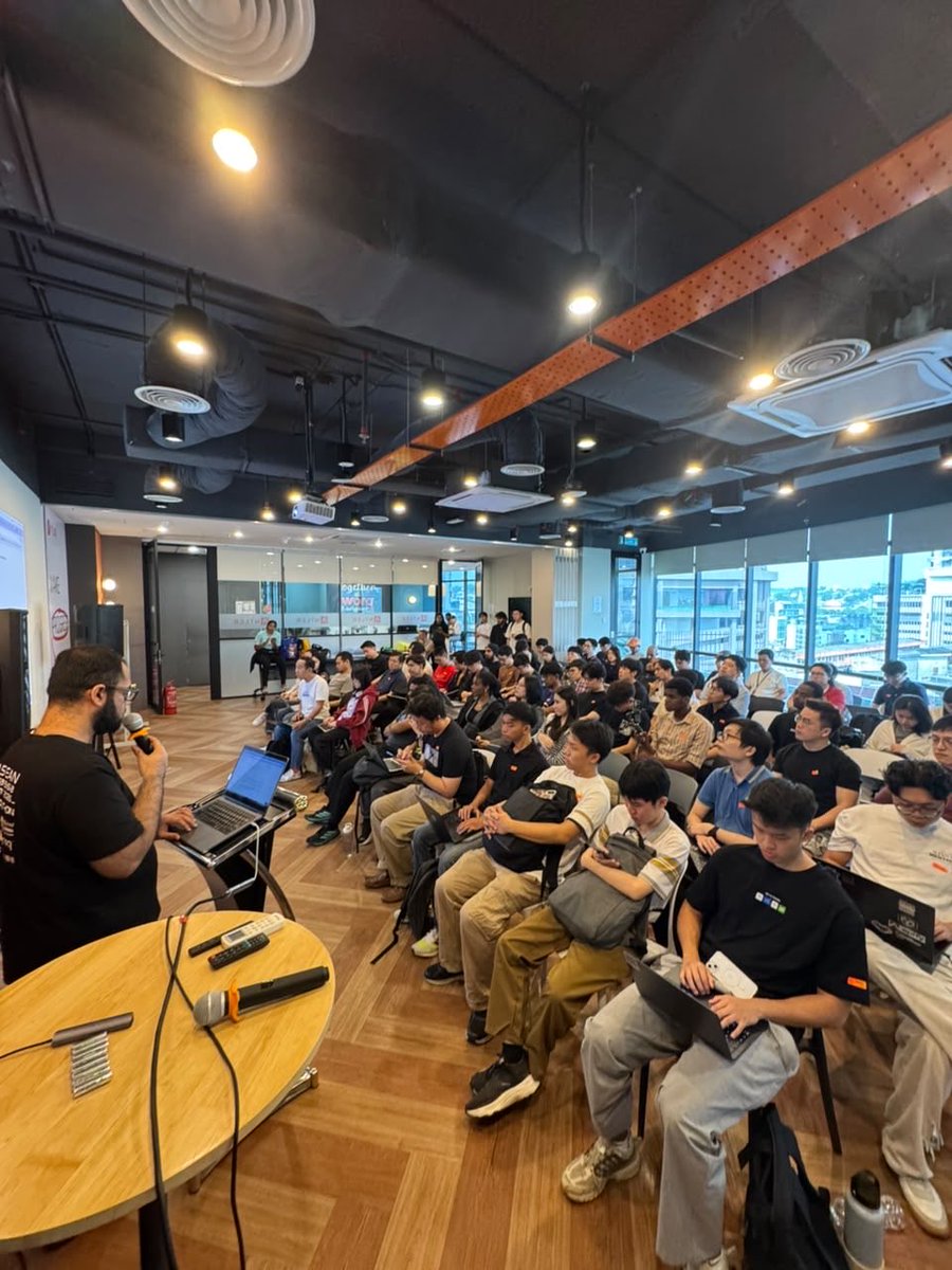 HansenYap24799's tweet photo. Just wrapped up an intense build session at #AgentsEverywhere! Our team, Taygood, focused on integrating an AI agent directly into our workflow. Huge thanks to @OpenAI for the incredible resources and inspiration. Excited to see what everyone else created! #AI #Hackathon https://t.co/jPPMfgCR8B