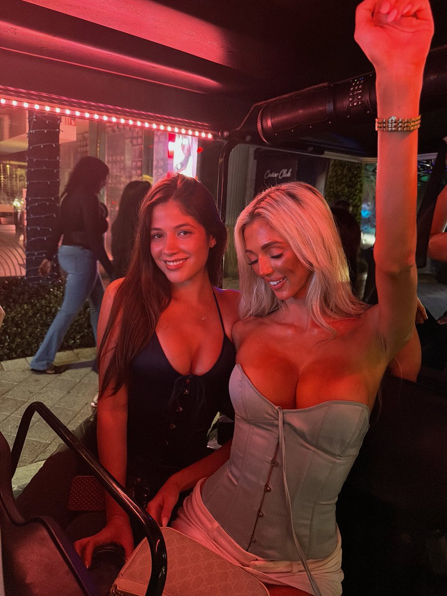 vstwin1's tweet photo. Girls just wanna have fun https://t.co/THVBSuC6SI