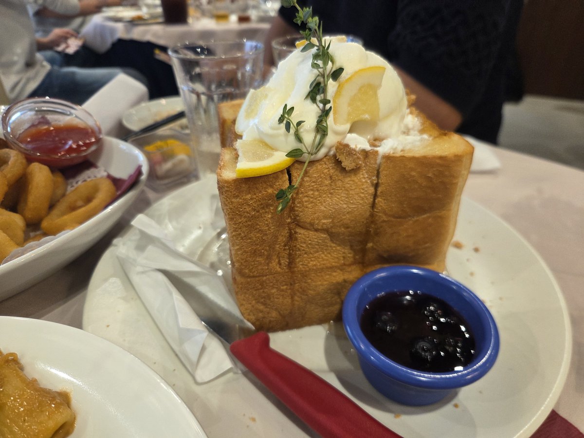 smaaash02's tweet photo. ハニトーなう https://t.co/s8vJzof3Ip