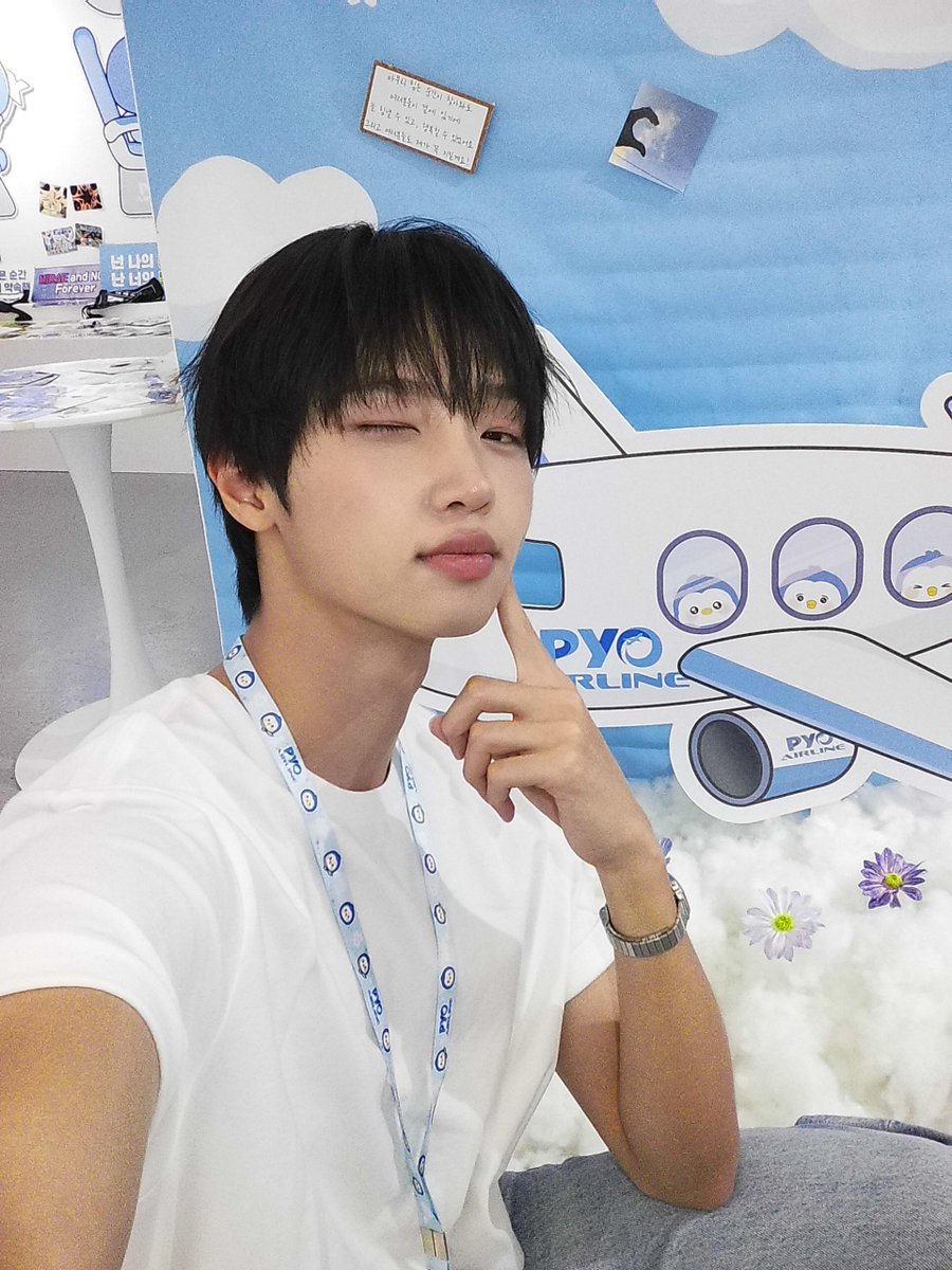 twinkle_020909's tweet photo. 동표가 남겨주고 간 사진🥹 
완전 일본 훈남이세여🤩

#PYO_AIRLINE
#너와_함께한_사계절

#손동표 #동표 #dongpyo #sondongpyo
#경이롭다동표야 ✨
#손동표_평생_사랑해 https://t.co/mEPbLCDSv0
