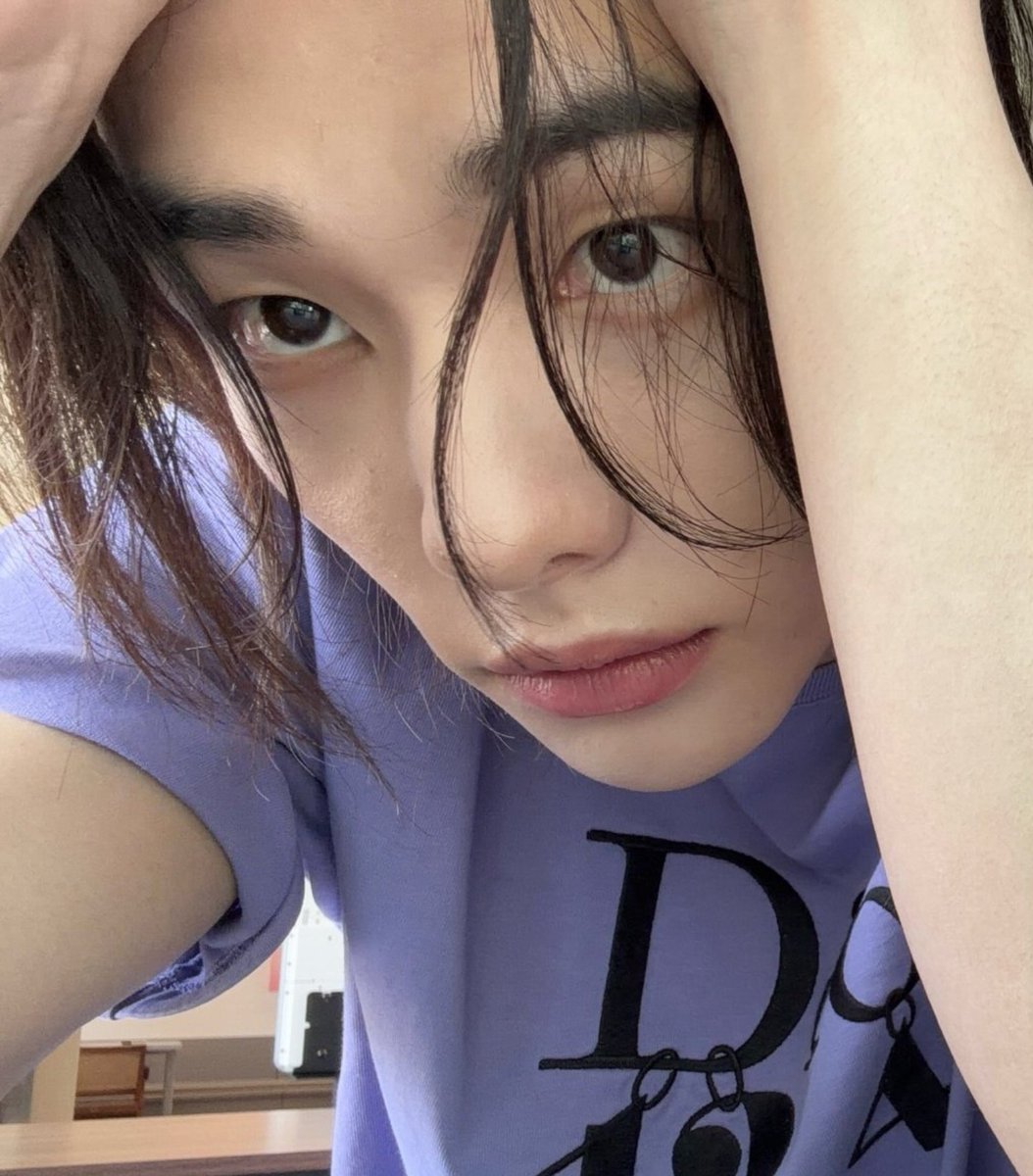 hyunecafe's tweet photo. 🫣                                             🫪 https://t.co/hITf2zyL2Q