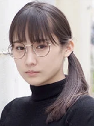 SamirKazi8's tweet photo. 黒タートルに丸メガネの知的なお姉さんって良くない？

彼女の詳細は↓
【https://t.co/I485HuQba8】 https://t.co/f9lgnkcwTB