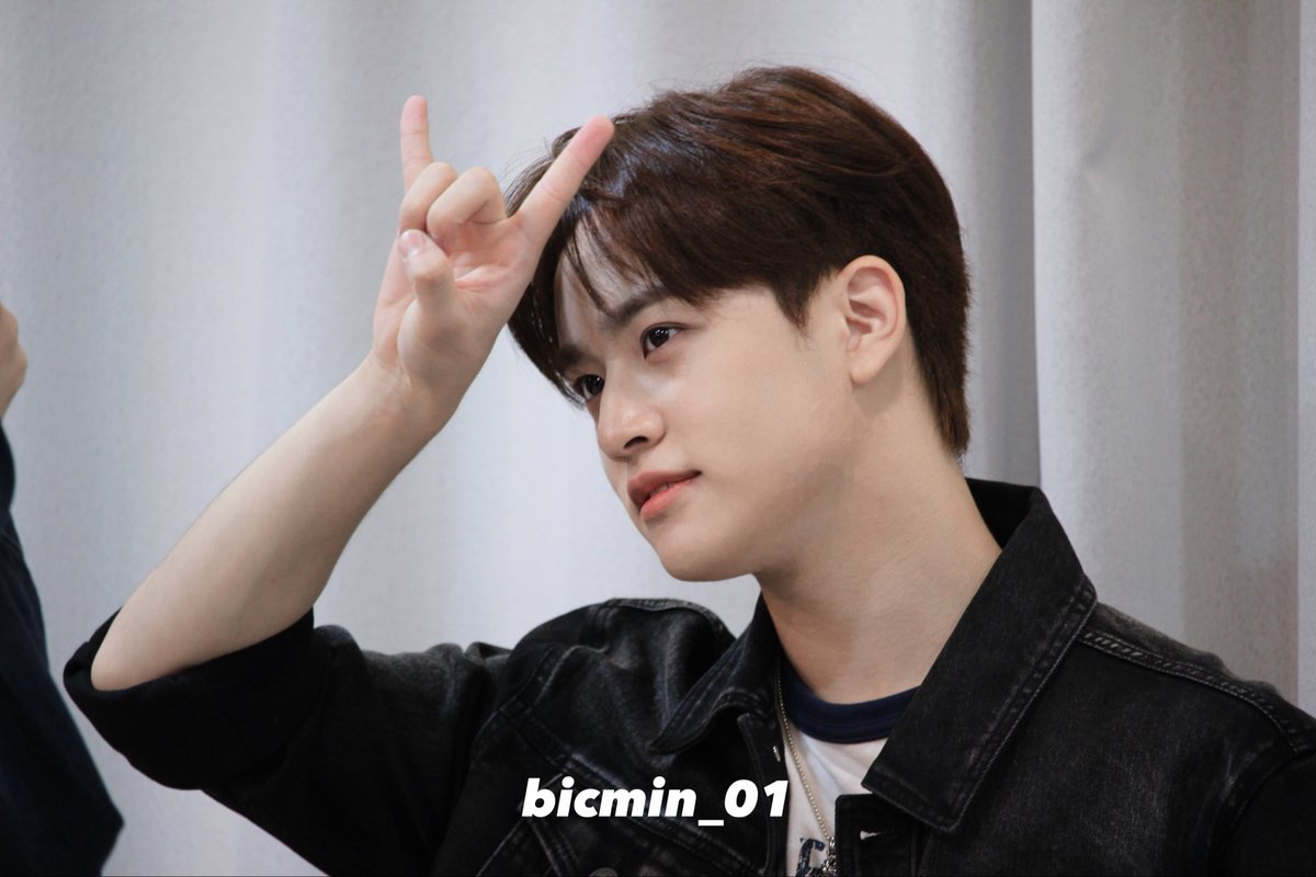bicmin_01's tweet photo. 260912 에버라인 대면팬싸

😈👿😈👿😈

#MCND #엠씨엔디 #BIC #빅 #남승민 https://t.co/vh027IwwzF