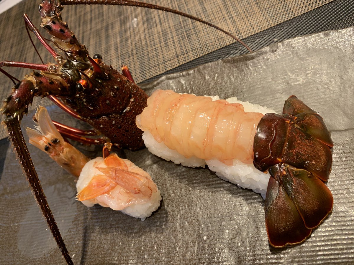 skanayaneko's tweet photo. 私は伊勢海老の握りにしました‼️一貫2000円🤗 https://t.co/AQOrFxDZ1l