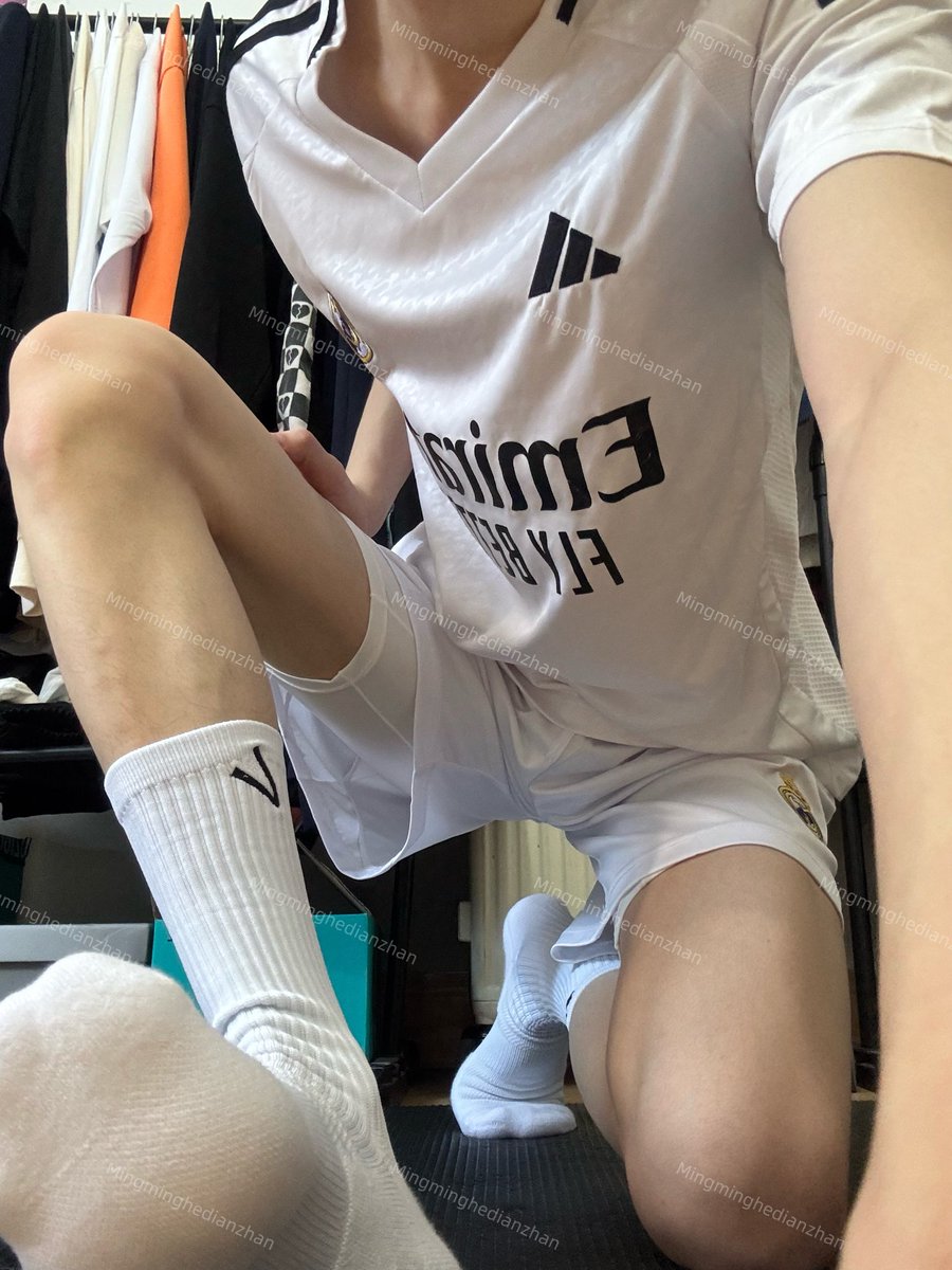 minghedianzhan's tweet photo. 想玩体育生 https://t.co/yhW61qU7ab