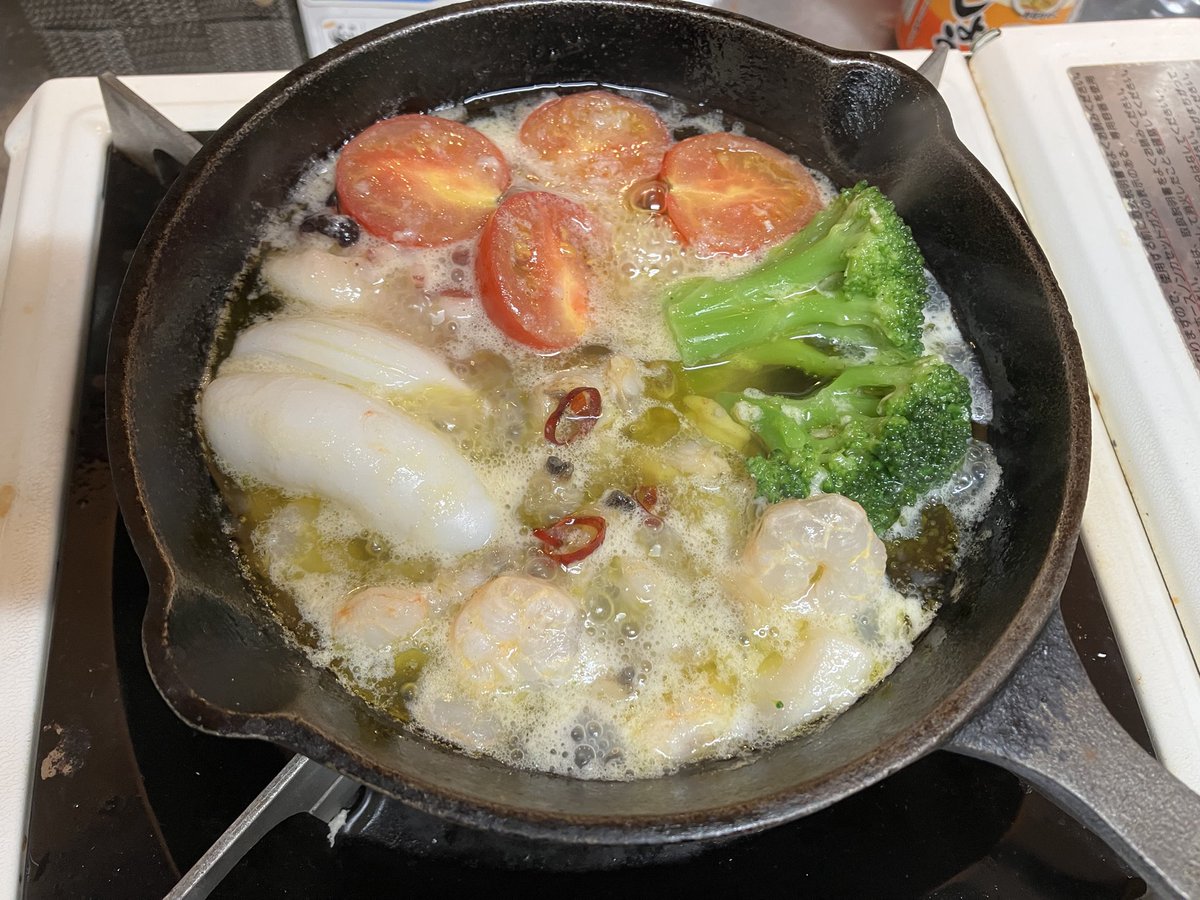 kou___8410's tweet photo. こうちゃん限定メニューで出した
アヒージョが思っていたより好評だ← https://t.co/mKpgtgSXFI