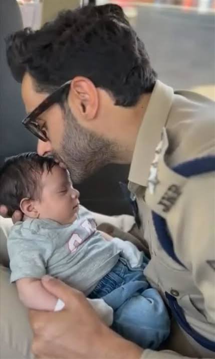 37VManhas's tweet photo. Ali Ashar, who couldn't celebrate even a birthday with his dad, today completed three years sans him. His father
DySP HUMAYUN BHAT
Kirti Chakra
@JmuKmrPolice
was immortalized fighting terrorists at Anantnag in Jammu & Kashmir in 2023.
#FreedomisnotFree a few pay #CostofWar. https://t.co/qWap8C44wF