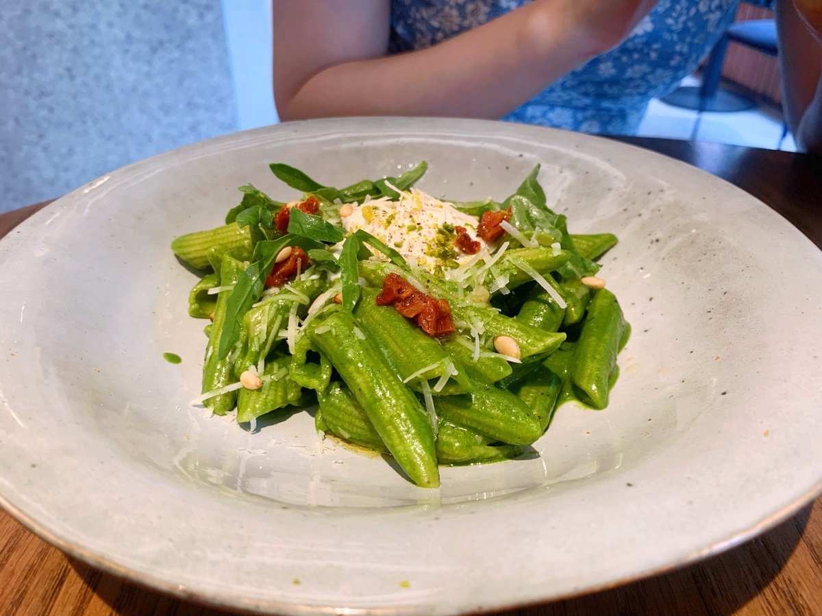 DouglasStemyku's tweet photo. Just had the most heavenly truffle pasta at that tiny hole-in-the-wall downtown spot—creamy, packed with rich umami flavors, and the staff is so friendly! 10/10 would come back next weekend ， https://t.co/4QGUaaePg7