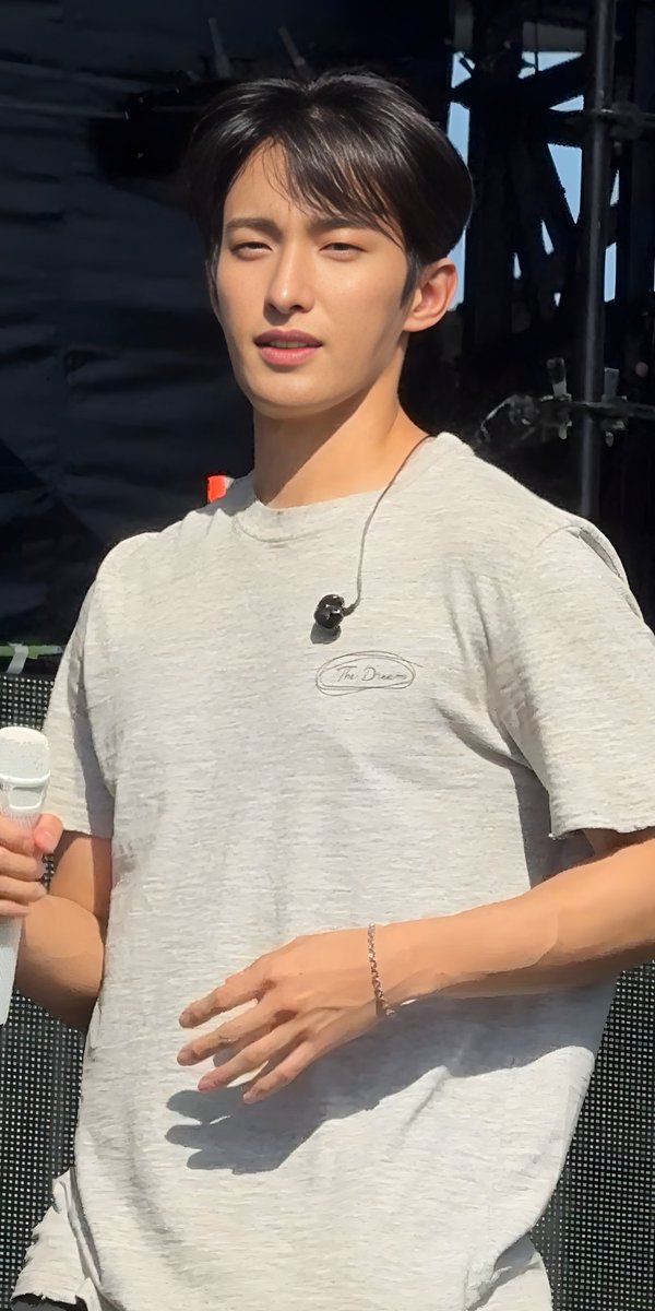 gyuseokkies's tweet photo. they need to see a doctor atp because wdym youre saying that to new bulacan sc dokyeom??? https://t.co/u4hNYlKjX5
