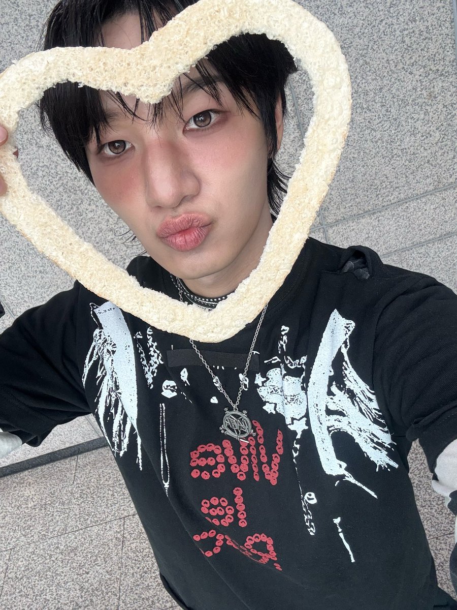 RINGKAWA's tweet photo. 휘준이님 휘준이님 https://t.co/PCAH4kkO0i