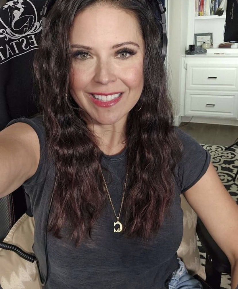 FelicitysMom90's tweet photo. Cuteness 😇 love myself and my daughters!😍 https://t.co/fQmJNUbqpF