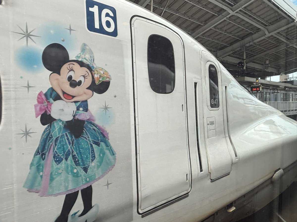 1223hory's tweet photo. 反対側はミッキーだよねきっと
頭のところもディズニー仕様だった！ https://t.co/K26HOLp5Hr