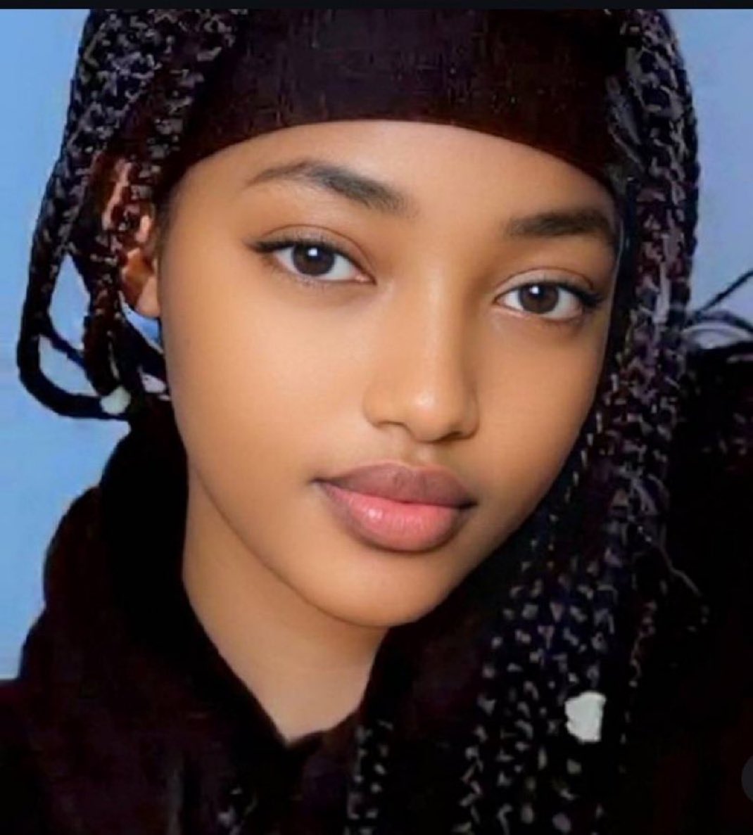 Zaylanah's tweet photo. Can I have your WhatsApp number pls? https://t.co/ZV8yVBKaby