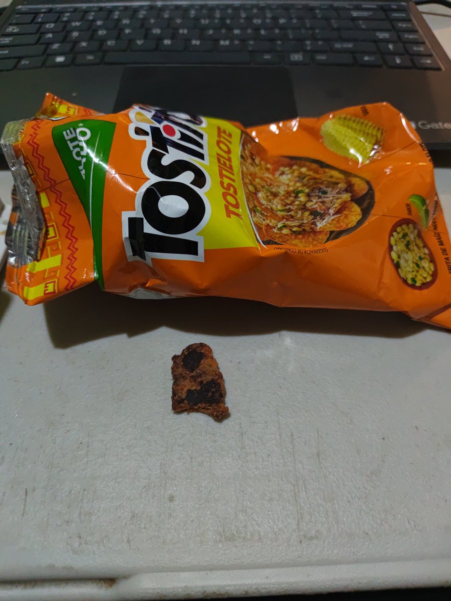Alexhdz_73's tweet photo. @Papas_Sabritas que esto que me salió en este paquete de tostitos, parece que es algo incomible, @Profeco en este caso que se debe de hacer, están haciendo cosas horribles https://t.co/cvUy5xgAyu