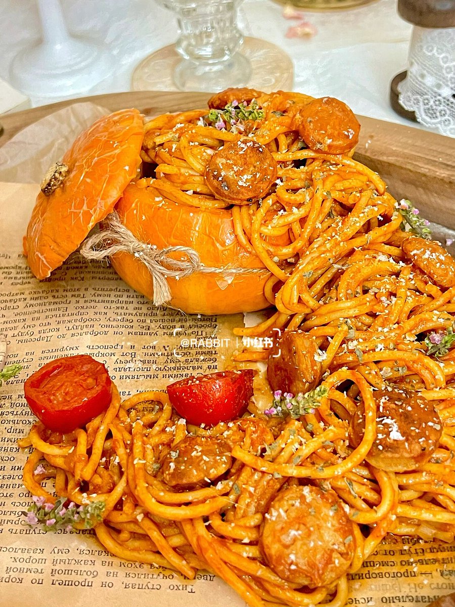 cariw221047's tweet photo. Another cozy night in calls for garlic butter pasta with roasted cherry tomatoes  So simple, so delicious! #HomeCooking https://t.co/4738qLrmRu