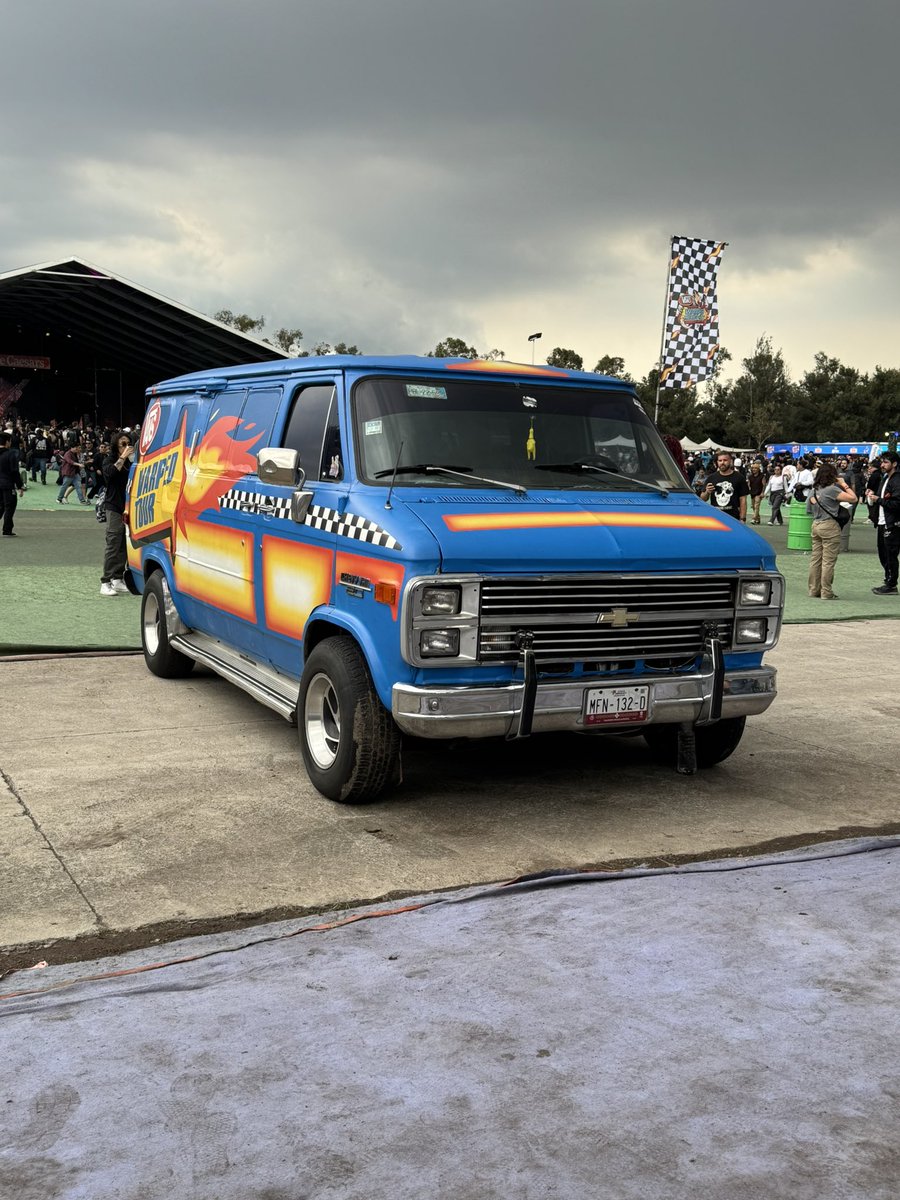 anu444r's tweet photo. Muy bonito todo en el treintones fest 
#warpedtourmexico https://t.co/hBnRHblhd0
